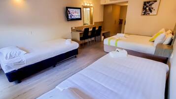 Quarto família | 1 quarto, roupas de cama premium, frigobar, cofres nos quartos