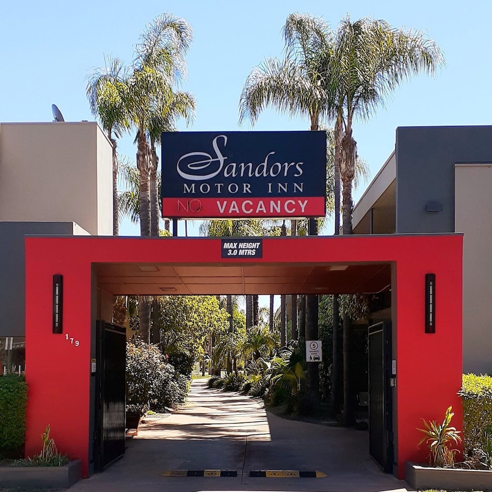 Sandors Motor Inn by null