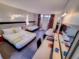 1 habitación, ropa de cama de alta calidad y minibar 
