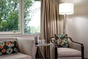 1 bedroom, premium bedding, pillowtop beds, in-room safe