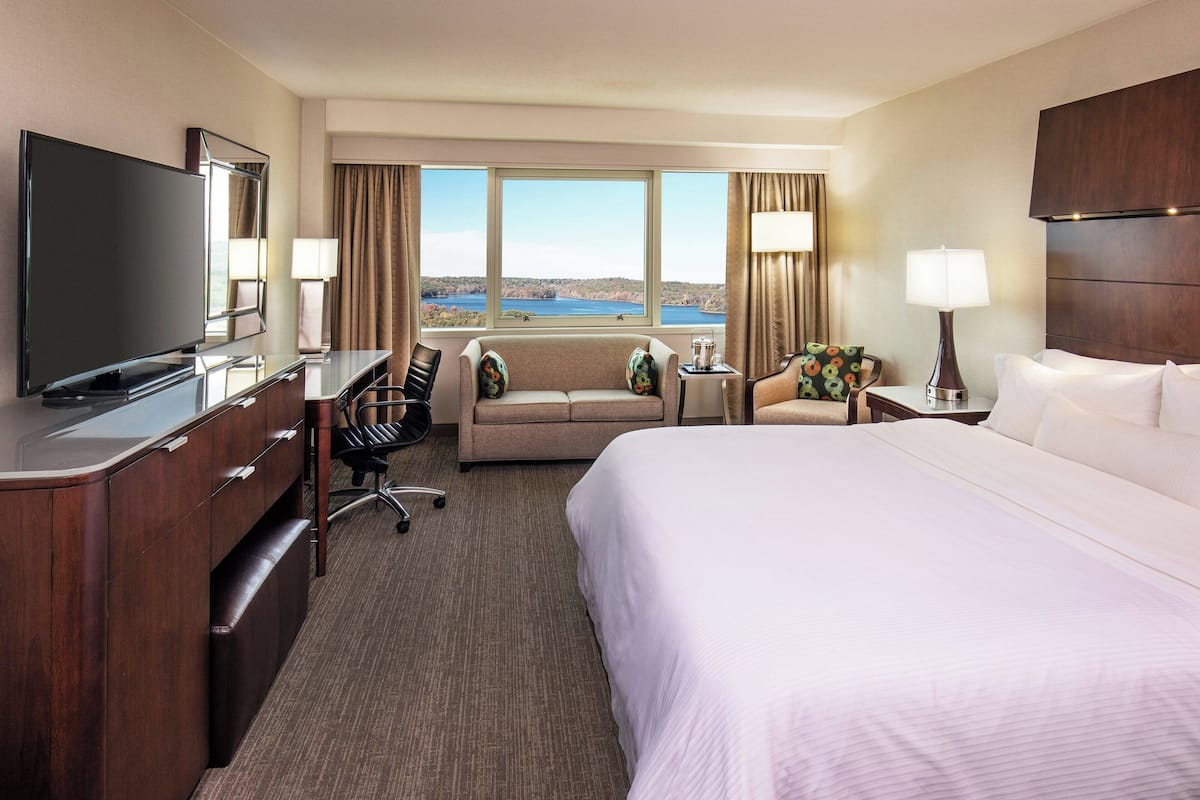 Premium Room, 1 King Bed with Sofa bed, Lake View