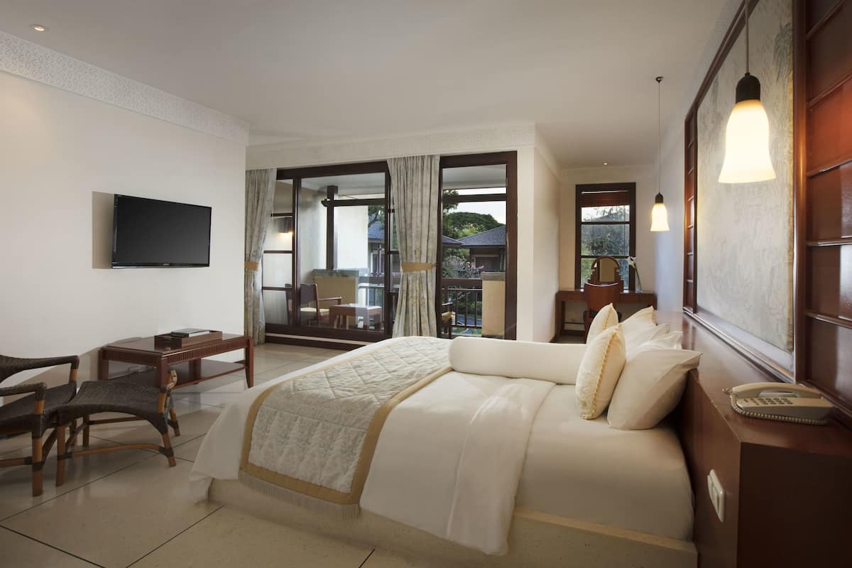 1 bedroom, free minibar, in-room safe, desk