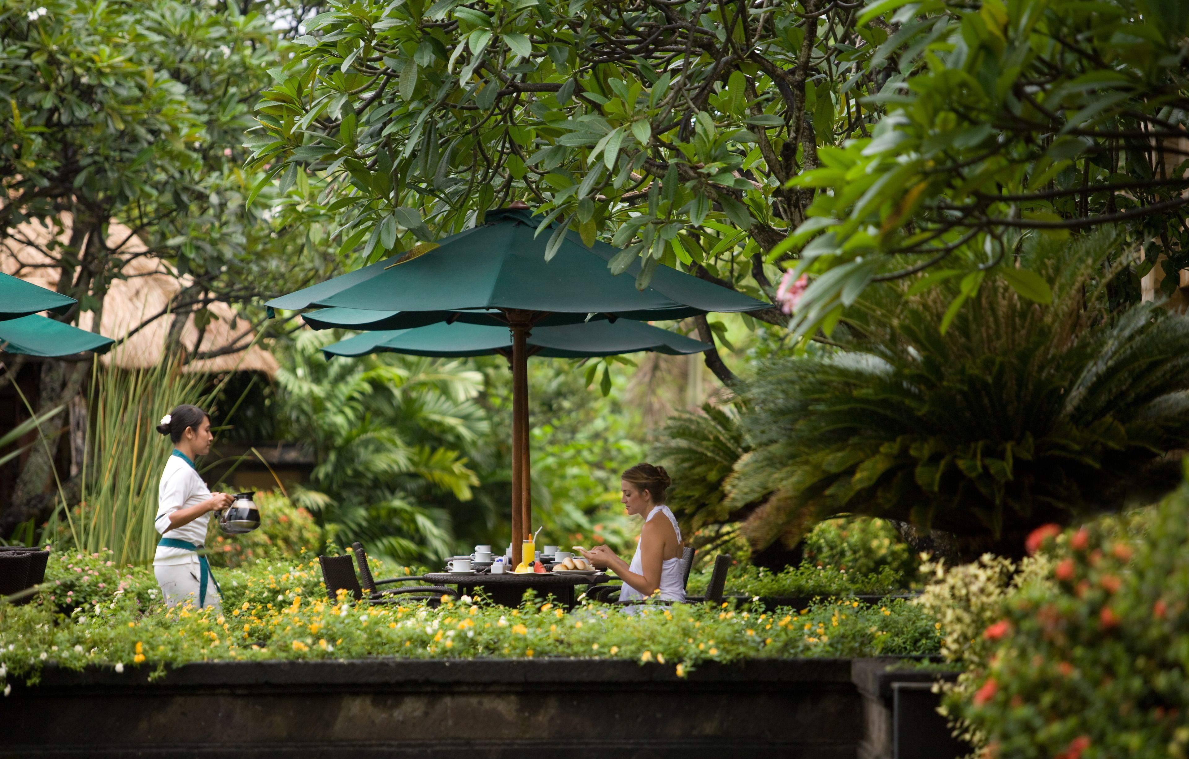 4 restaurants, breakfast, lunch, dinner served; asian cuisine