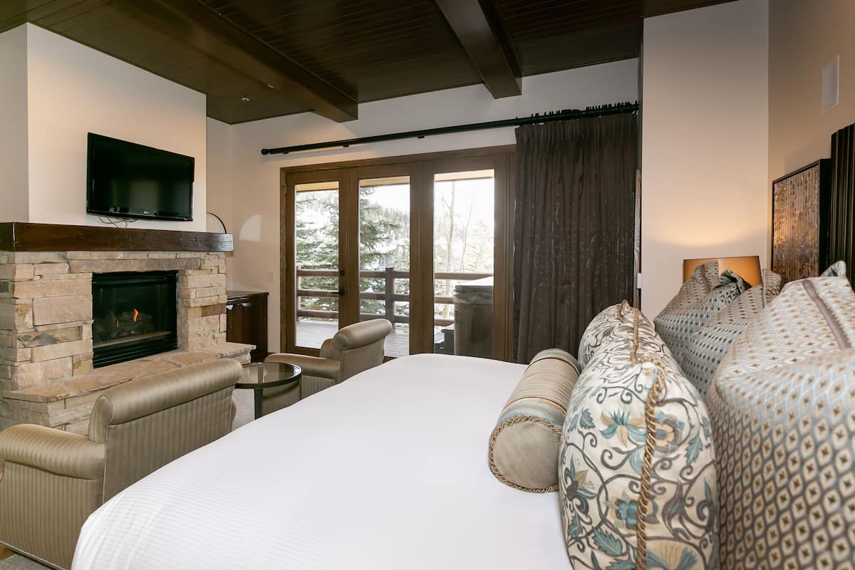 Premium-Zimmer, 1 Schlafzimmer, Whirlpool (Luxury) | 1 Schlafzimmer, hochwertige Bettwaren, Minibar, Zimmersafe