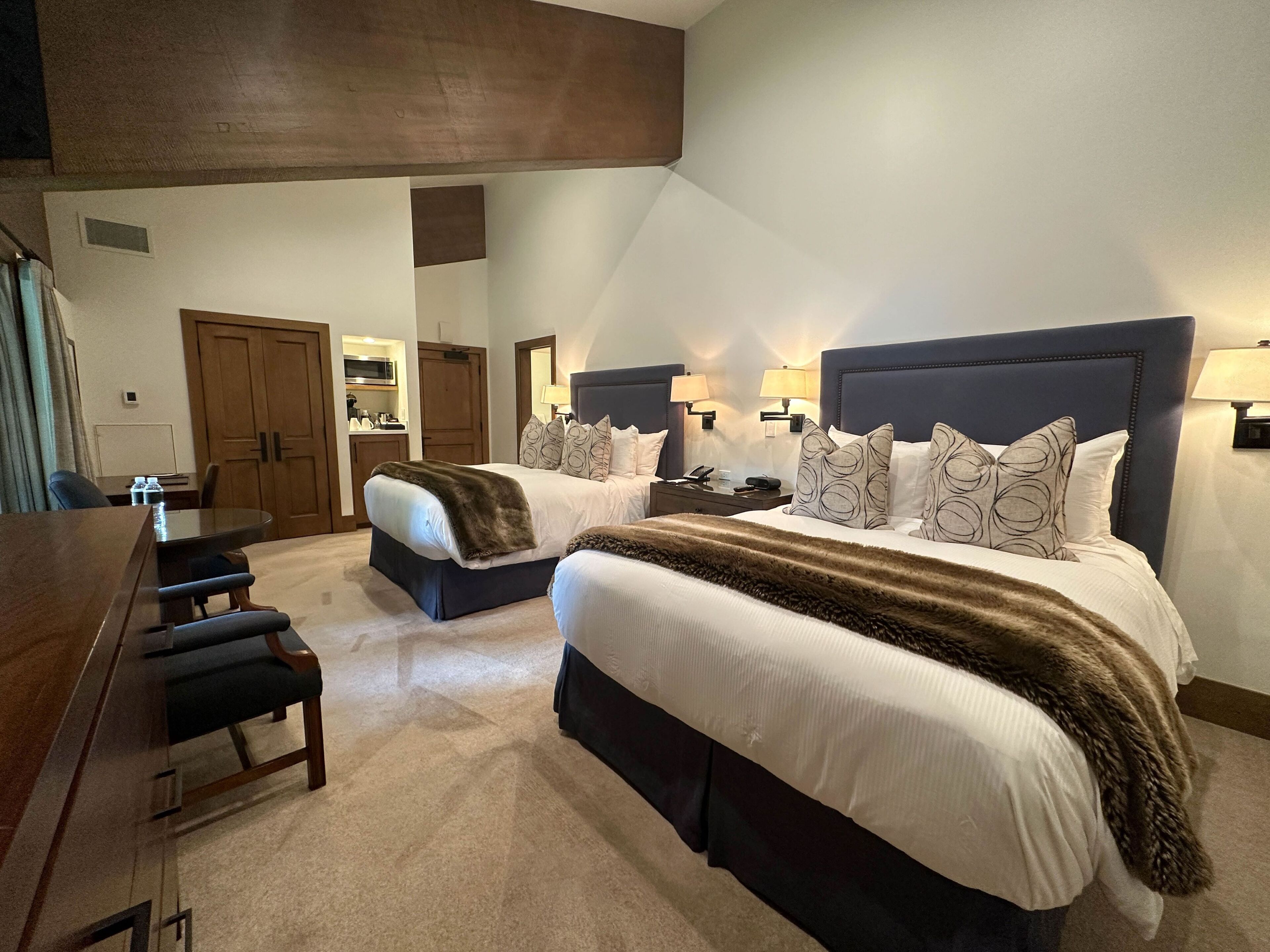 Suite de lujo, 3 habitaciones, bañera de hidromasaje, vistas a la montaña | Ropa de cama de alta calidad, minibar, caja fuerte