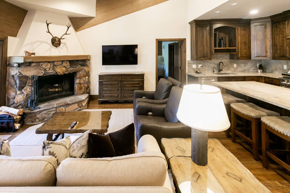 Luxury-Suite, 3 Schlafzimmer, Bergblick (2 Hot Tubs) | Wohnbereich