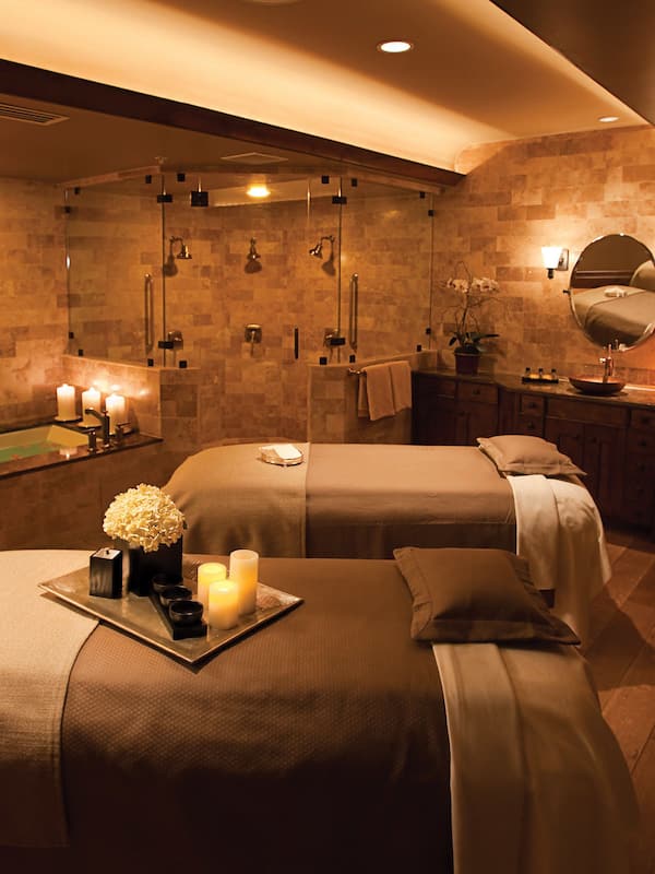 Couples treatment rooms, sauna, hot tub, steam room, body treatments