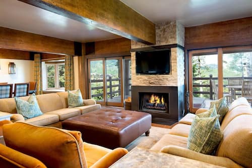 Townhome, 2 Bedrooms, Hot Tub | Living area | Smart TV, video-game console, DVD player, iPod dock