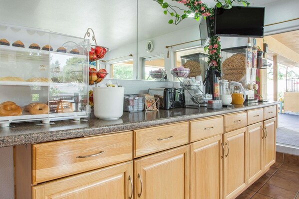 Fridge, microwave, coffee/tea maker
