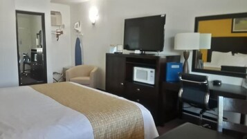 Ropa de cama hipoalergénica, caja fuerte, escritorio