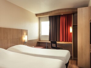 Standard Room, 2 Twin Beds | Premium bedding, down comforters, desk, blackout drapes - ibis Epinay sur seine Gennevilliers (Epinay-sur-Seine)