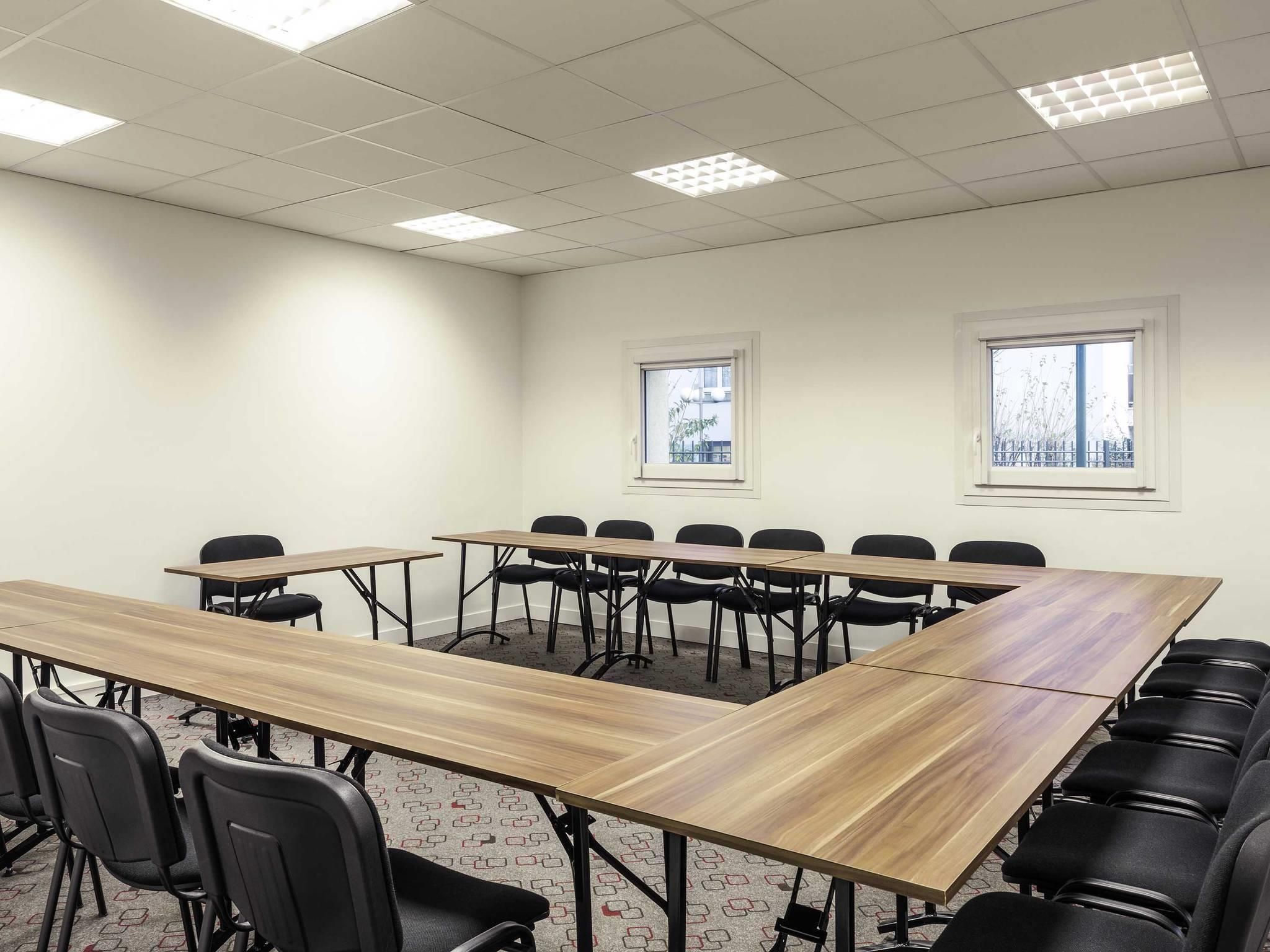 Meeting facility