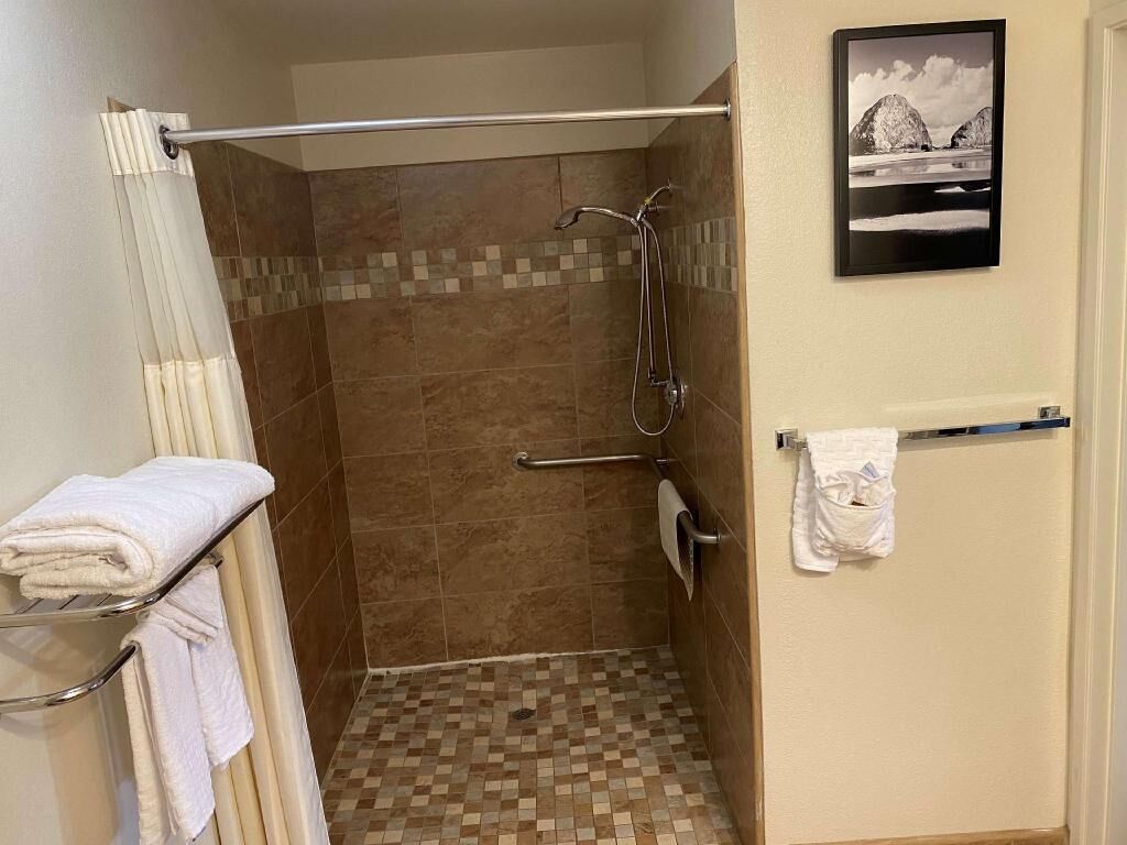 Bathroom | Free toiletries, hair dryer, towels, soap