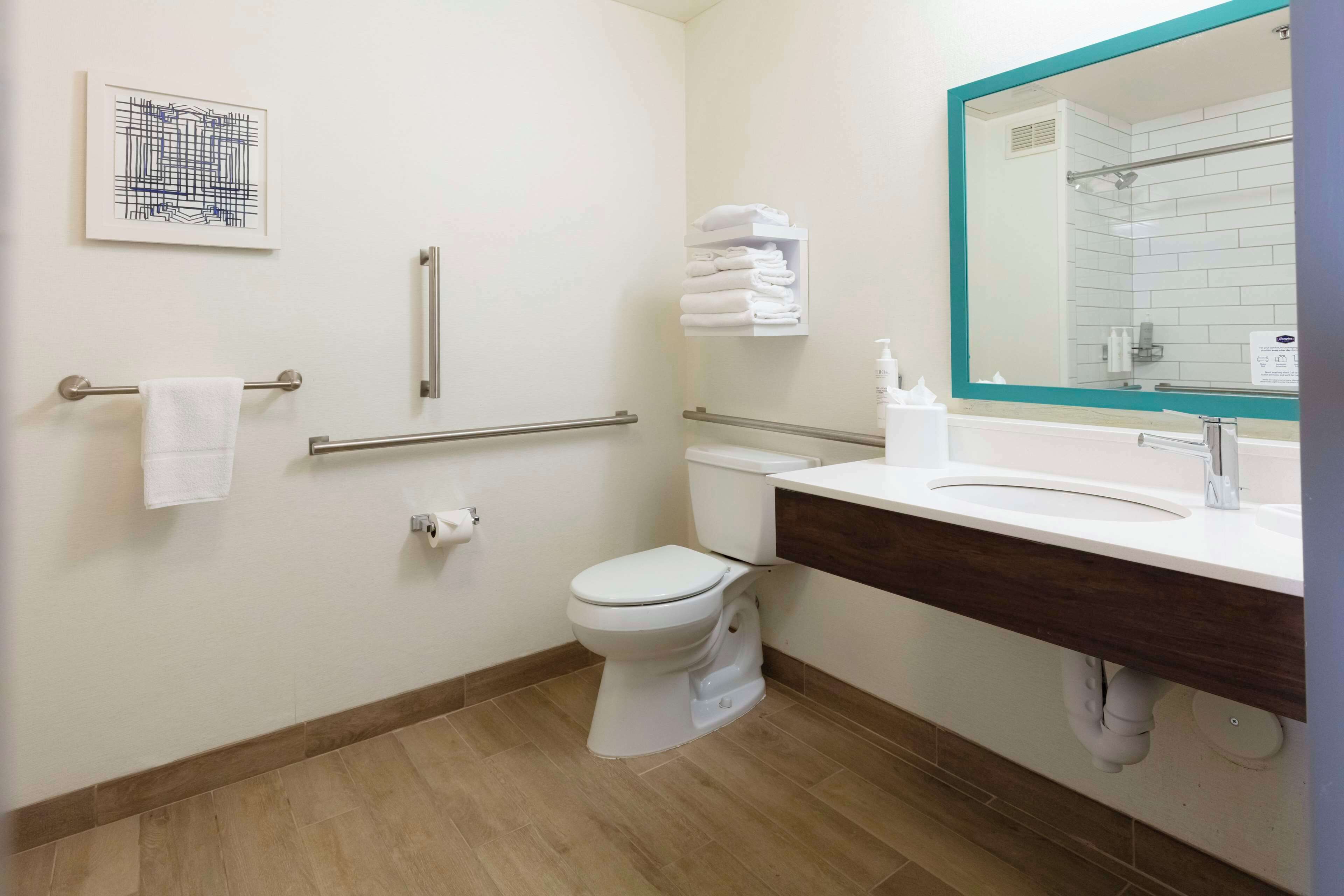 combined shower/bathtub, free toiletries, hair dryer, towels