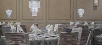 Holiday Inn Winnipeg South by IHG