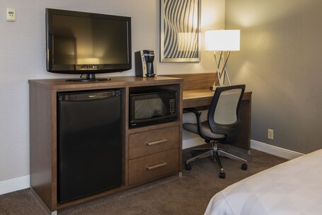 Holiday Inn Winnipeg South, an IHG Hotel - Image 41