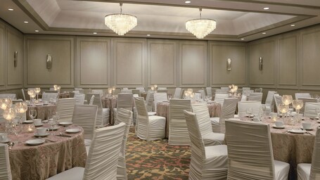 Holiday Inn Winnipeg South, an IHG Hotel - Image 61