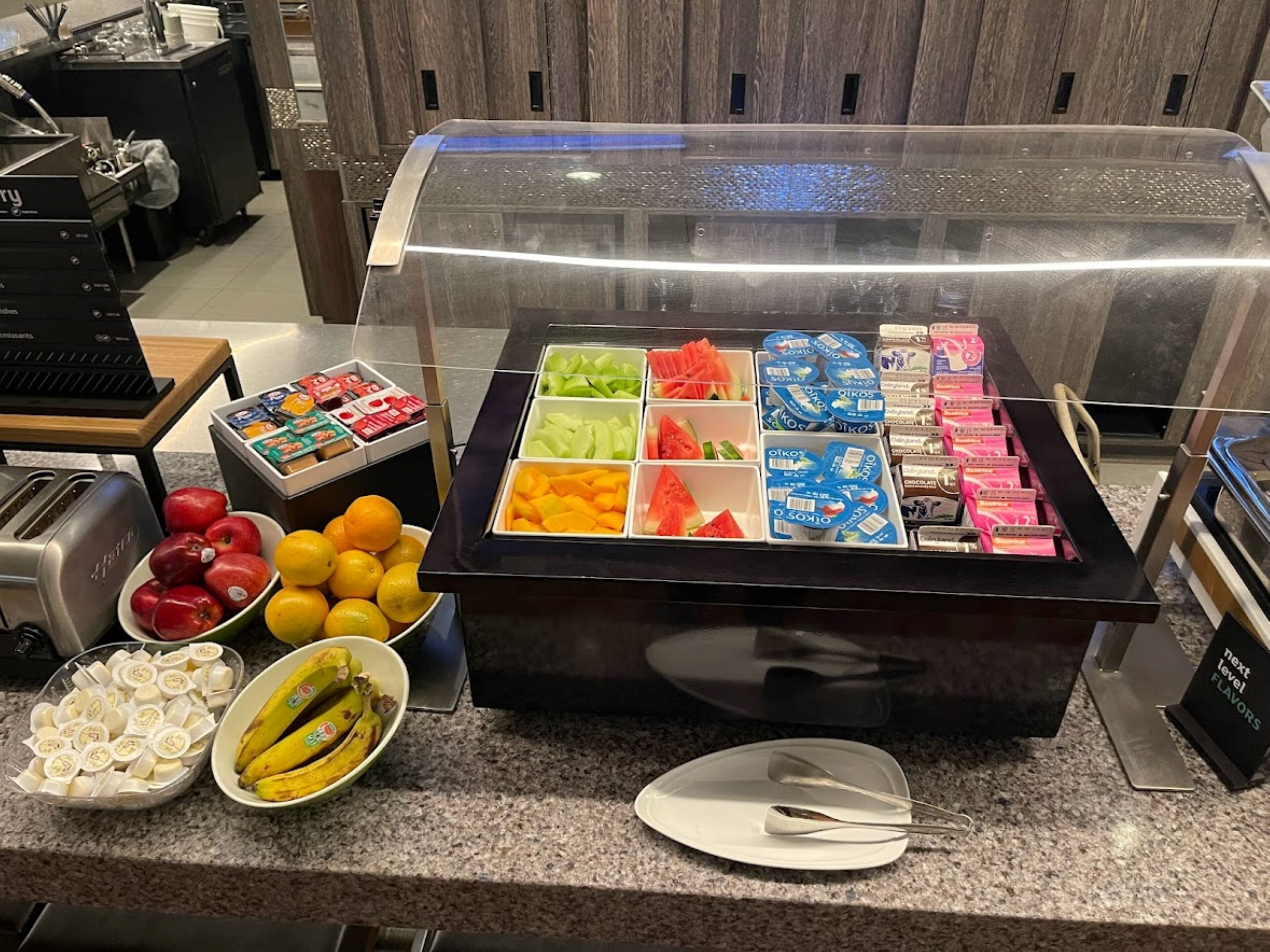 Buffet déjeuner servi tous les jours en supplément