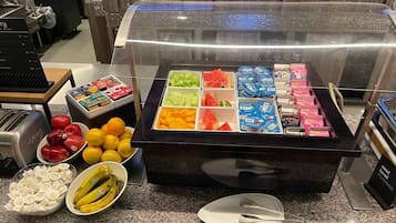 Buffet déjeuner servi tous les jours en supplément