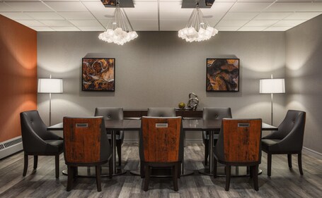 Holiday Inn Winnipeg South, an IHG Hotel - Image 22