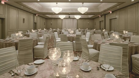 Holiday Inn Winnipeg South, an IHG Hotel - Image 63