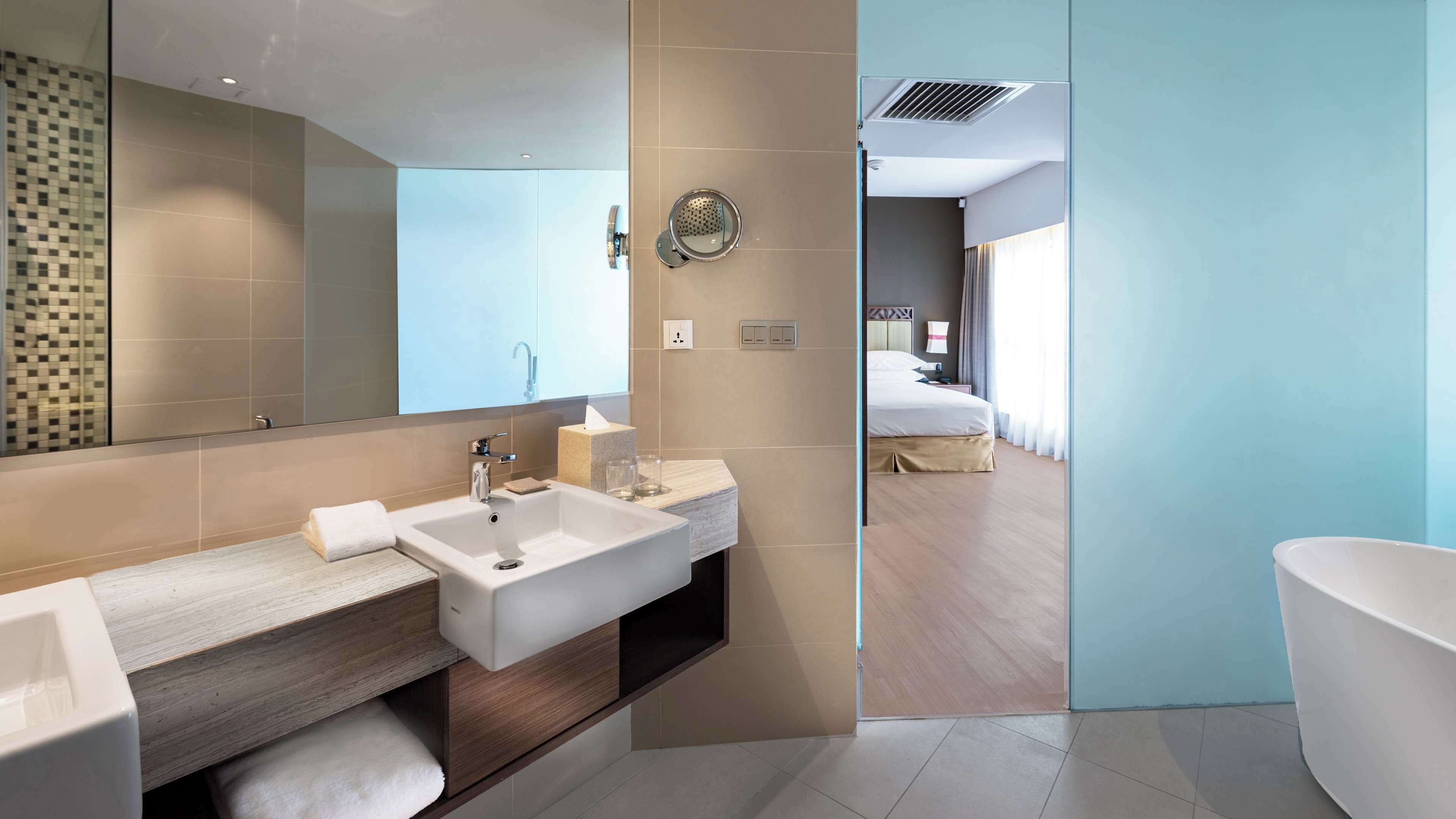 Presidential Suite, 1 King Bed, Terrace | Bathroom | Shower, rainfall showerhead, free toiletries, hair dryer