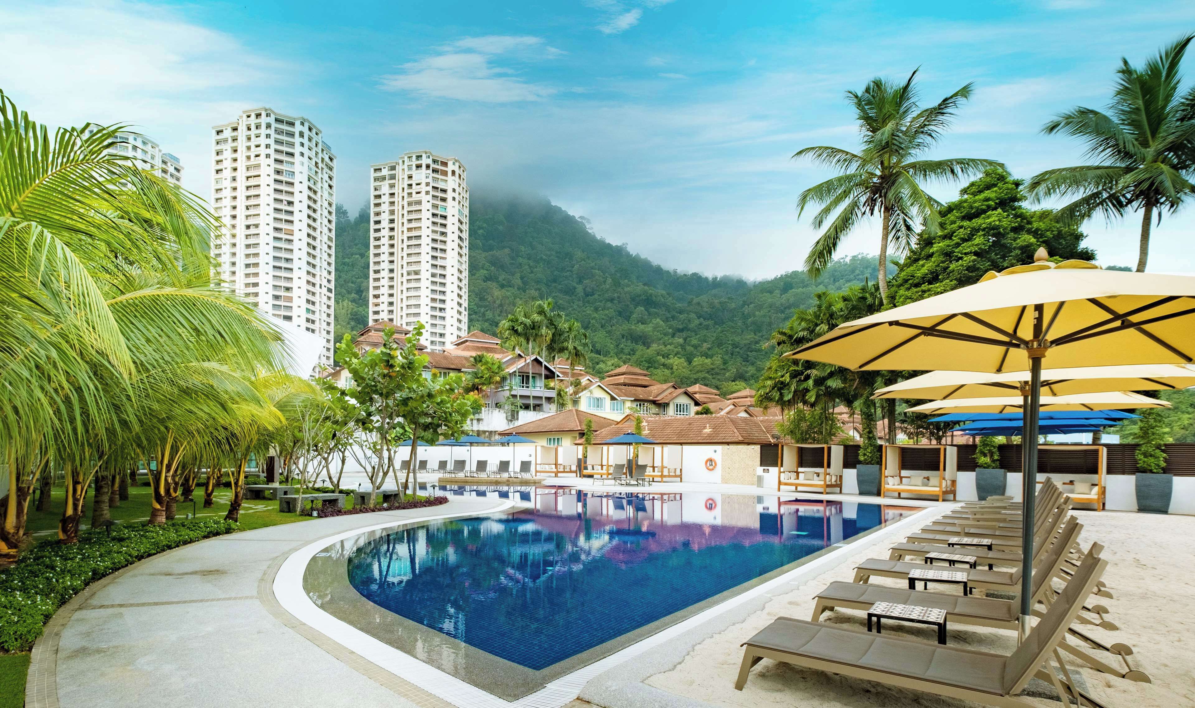 2 outdoor pools, open 6:00 AM to 10:00 PM, free pool cabanas