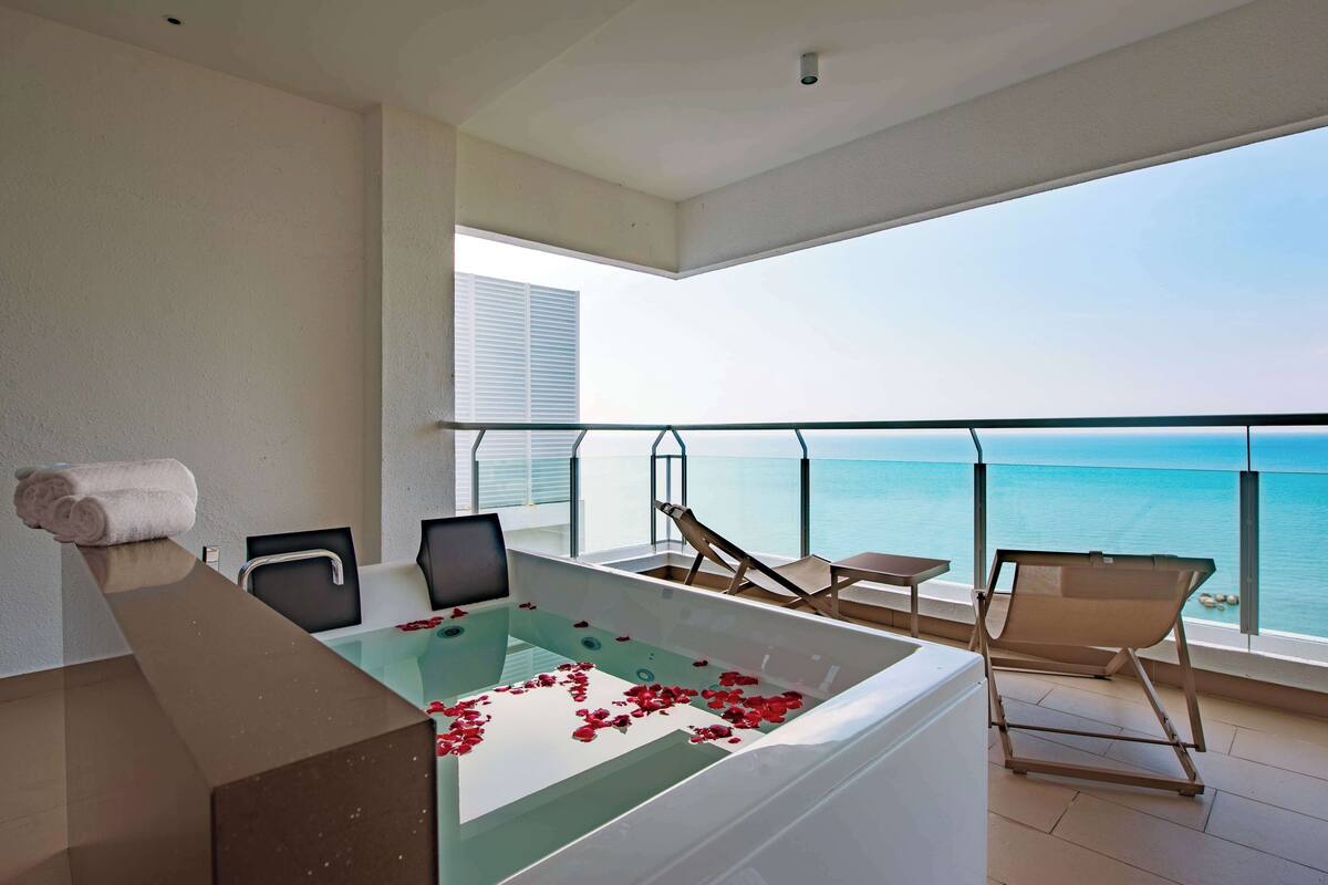 presidential suite, 1 king bed, terrace | bathroom | shower, rainfall showerhead, free toiletries, hair dryer