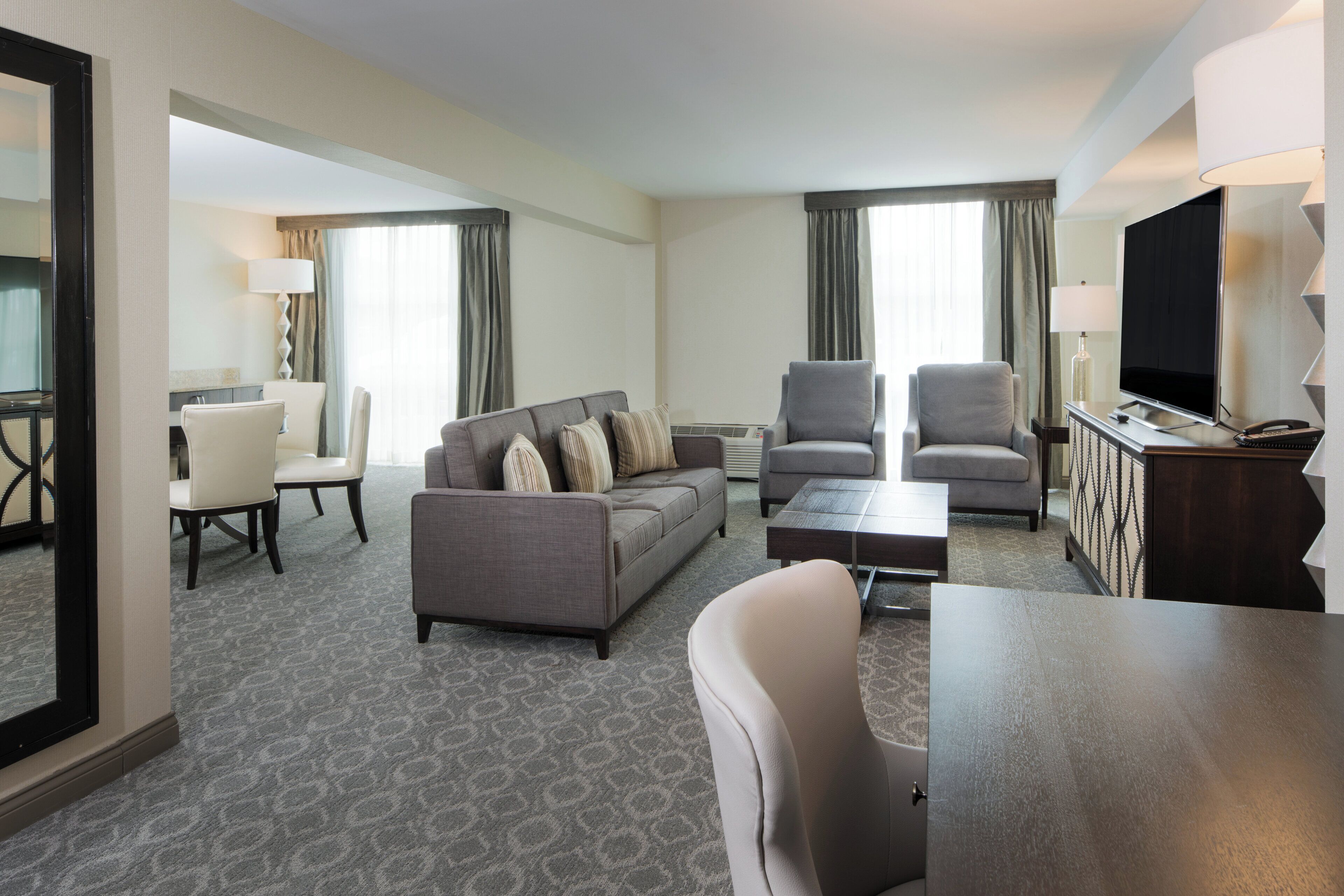Photo - Crowne Plaza Chicago SW - Burr Ridge by IHG