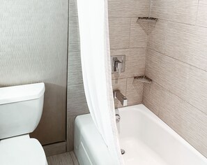 Free toiletries, hair dryer, towels - Crowne Plaza Chicago SW - Burr Ridge by IHG (Burr Ridge)