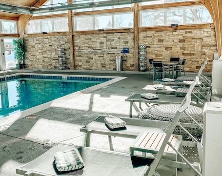 Indoor pool, open 7:00 AM to 10:00 PM, pool loungers. Crowne Plaza Chicago SW - Burr Ridge by IHG