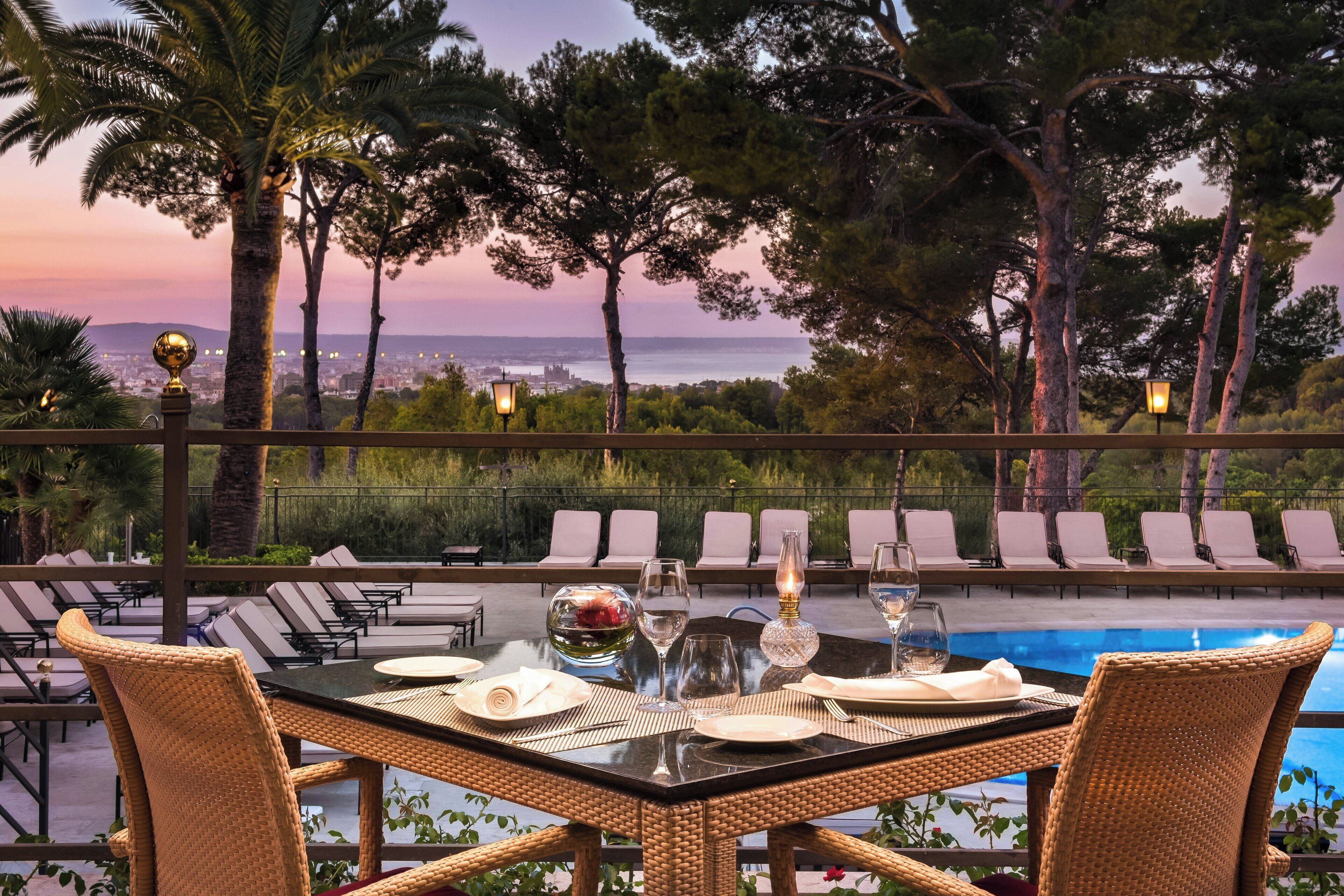 2 ristoranti, aperti a colazione, cucina locale e internazionale