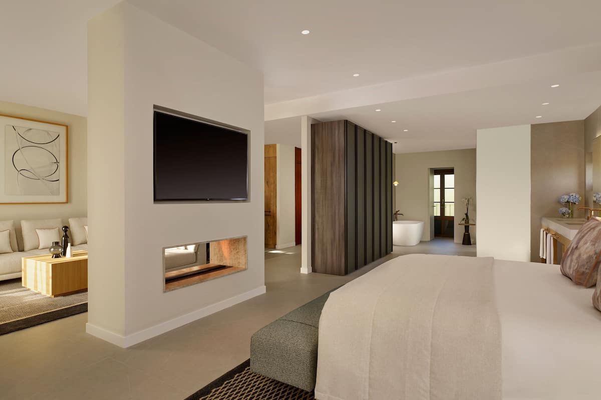 Suite, 1 Bedroom, Bay View | Hypo-allergenic bedding, minibar, in-room safe, desk