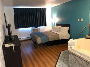 Escritorio, wifi gratis y ropa de cama 