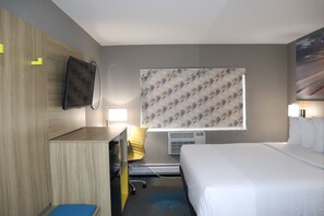 Desk, free WiFi, bed sheets - Days Inn by Wyndham La Crosse (La Crosse)