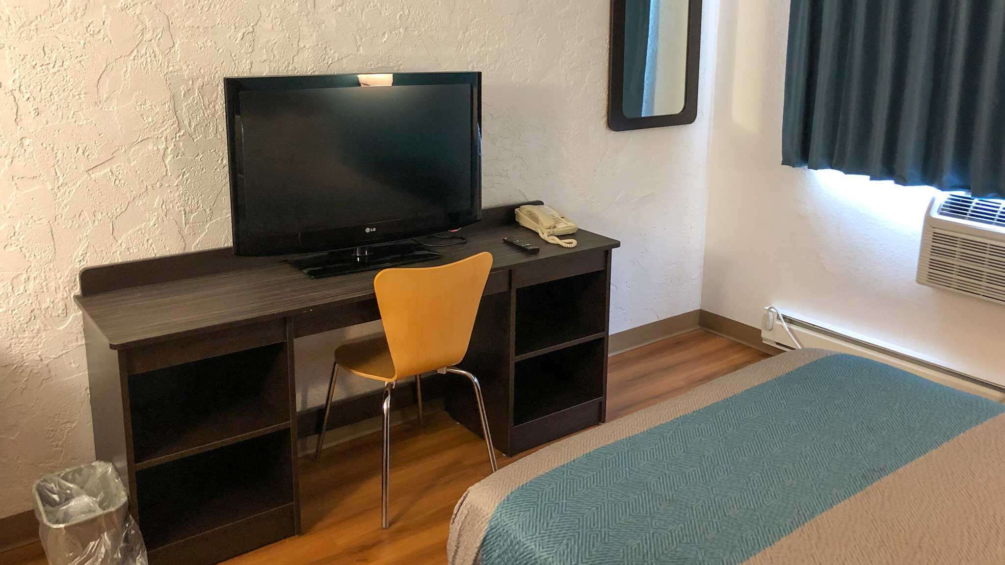 Bureau, Wi-Fi gratuit, draps fournis