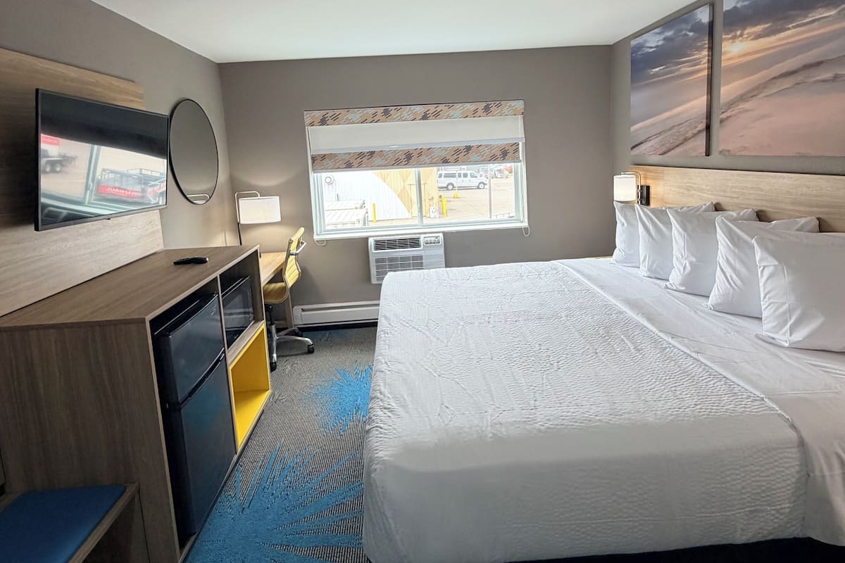 Escritorio, wifi gratis y ropa de cama