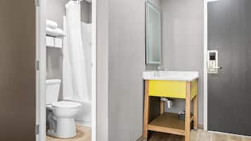 Room, 1 Queen Bed, Mobility Accessible, Non Smoking (Bathtub w/ Grab Bars) | Accessible bathroom