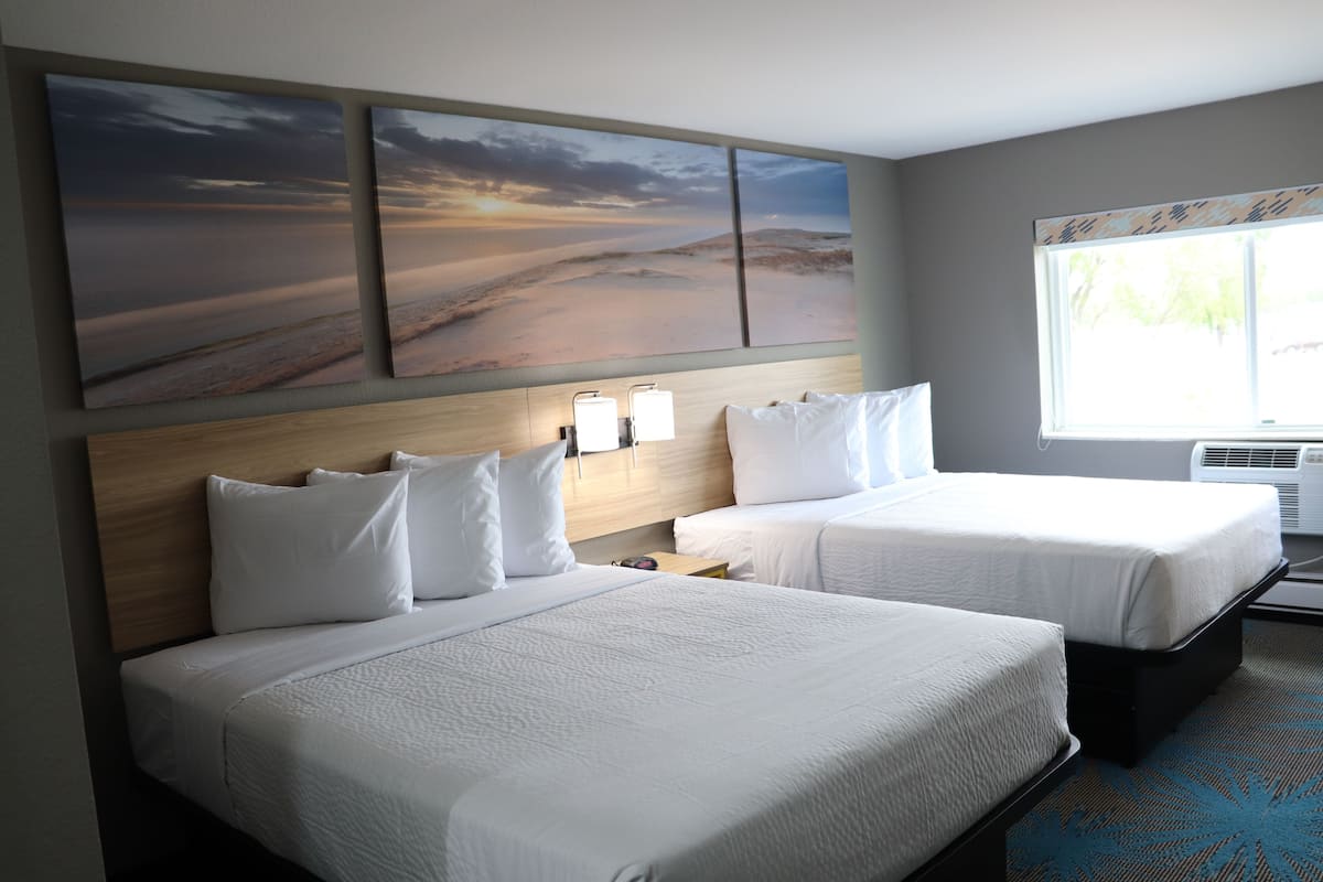 Room, 2 Queen Beds, Non Smoking