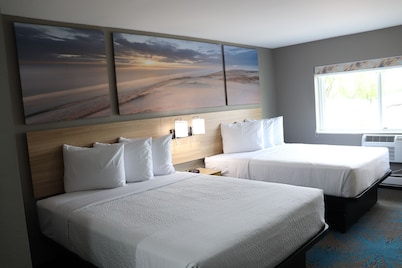 Days Inn by Wyndham La Crosse