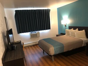 Desk, free WiFi, bed sheets - Motel 6 La Crosse, WI (La Crosse)