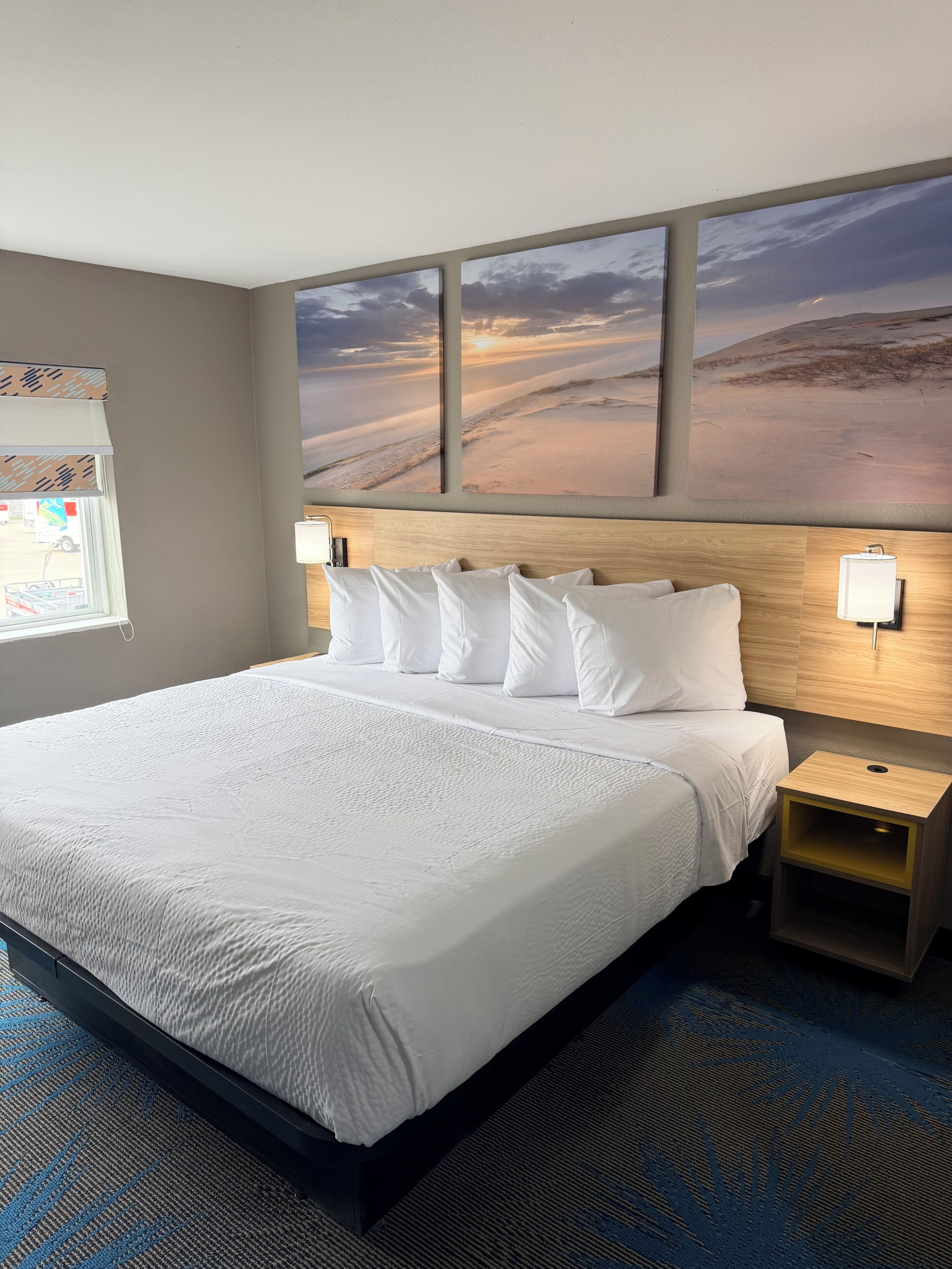Desk, free WiFi, bed sheets