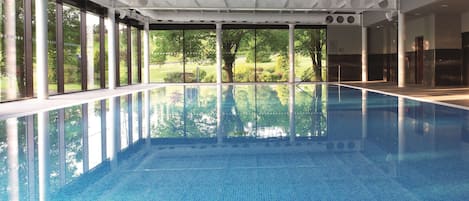 Una piscina techada
