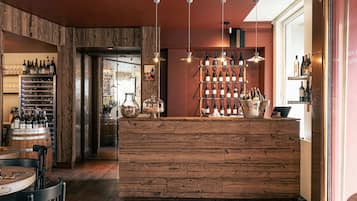 2 restaurants, serveren ontbijt, lunch, brunch, vegetarische gerechten