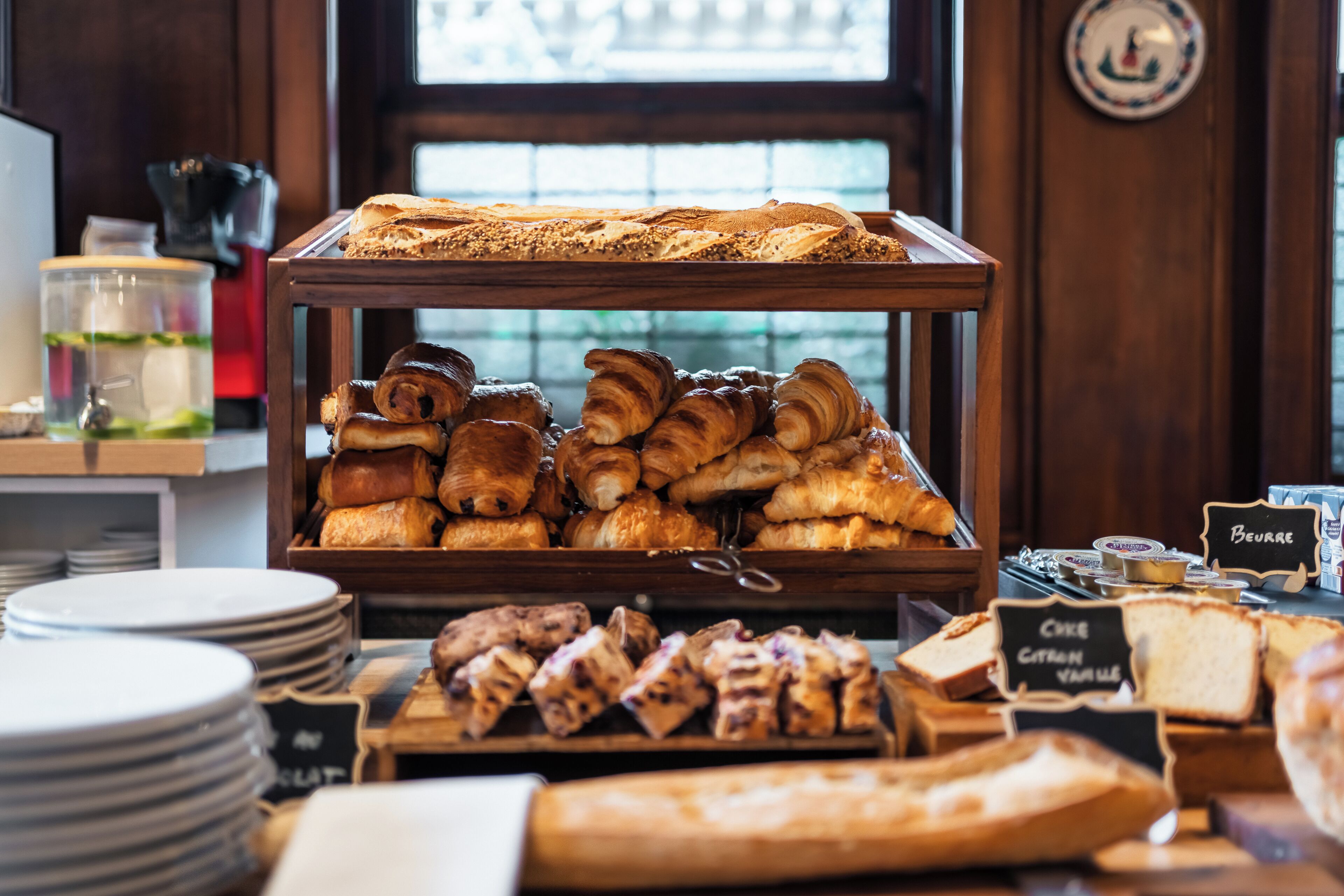 daily buffet breakfast (eur 30 per person)