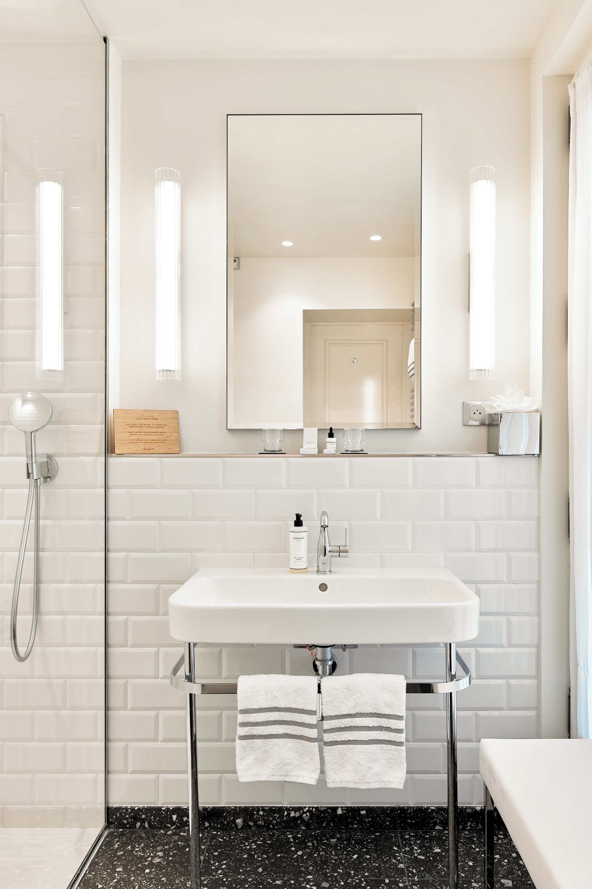 superior afterworks | bathroom | bathrobes, slippers, towels