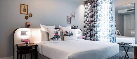 Deluxe Afterworks | Premium bedding, pillowtop beds, minibar, in-room safe