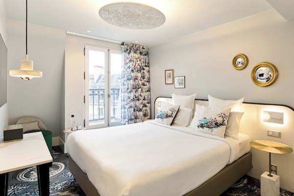 Literie de qualité supérieure, surmatelas, minibar