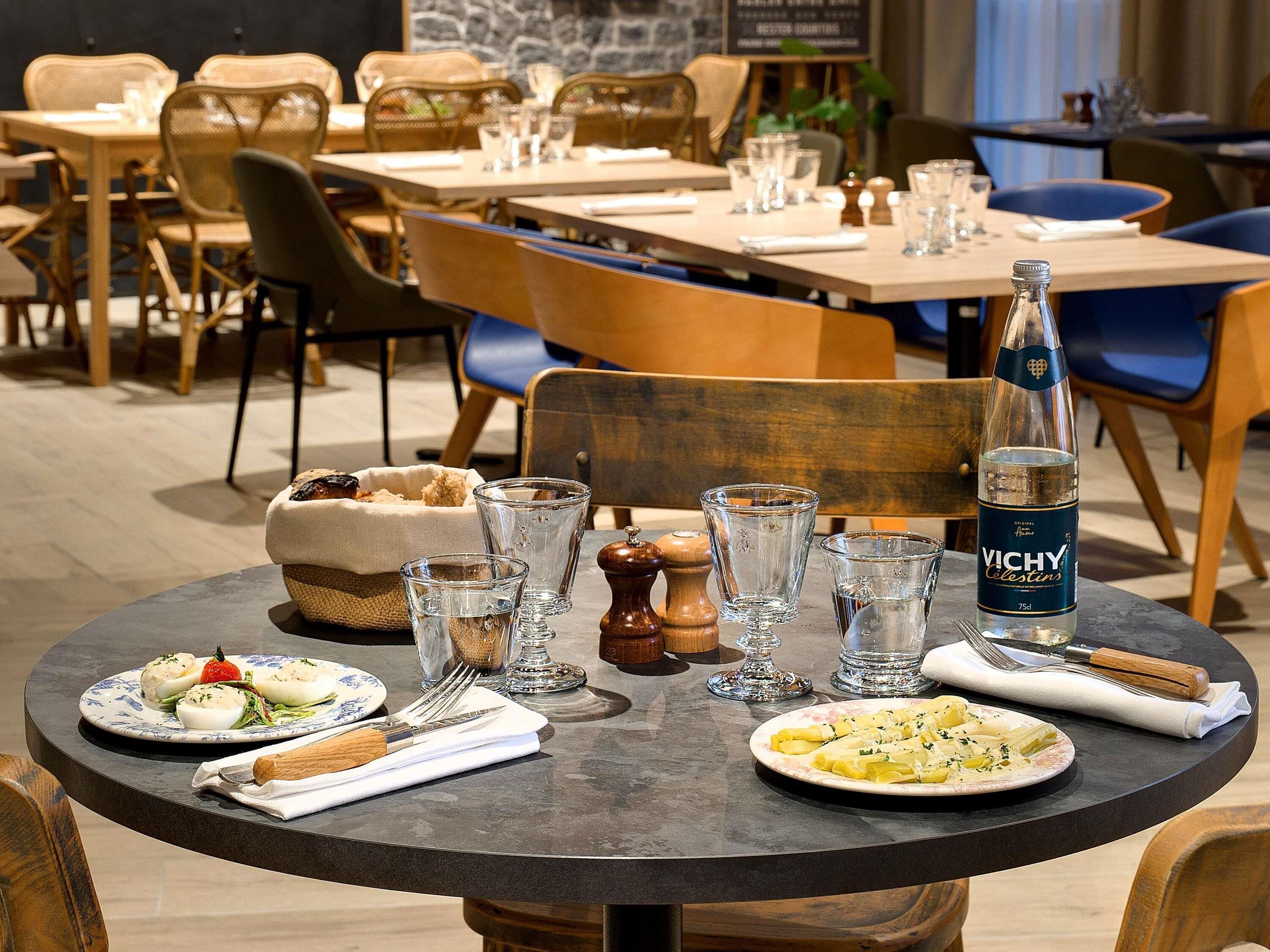 lunch and dinner served, french cuisine