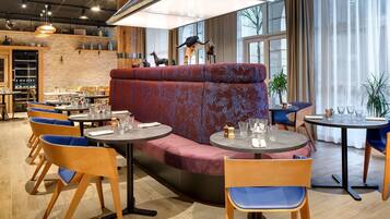 Lunch and dinner served, French cuisine